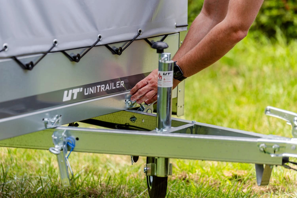 Anhänger Pkw 230×125 Garden Trailer 230 KIPP Unitrailer 750 kg mit Stützrad, Hochplane und Hochspriegel